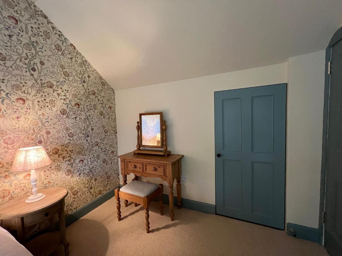 Quaint Self Contained Cottage Near Edinburgh. Loanhead Экстерьер фото